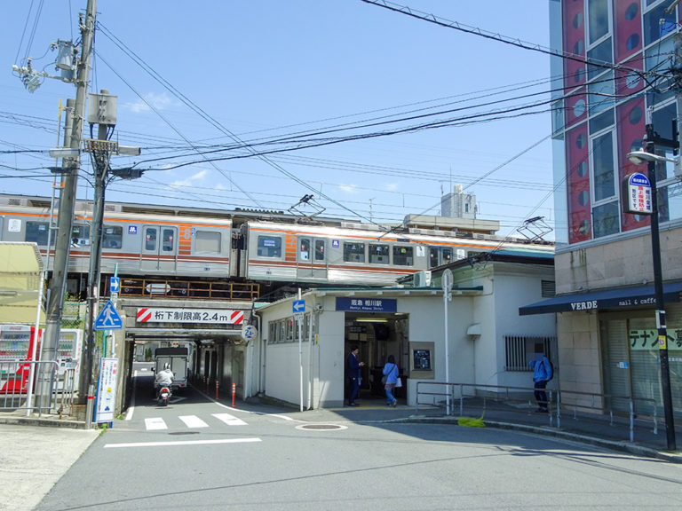 相川駅西口