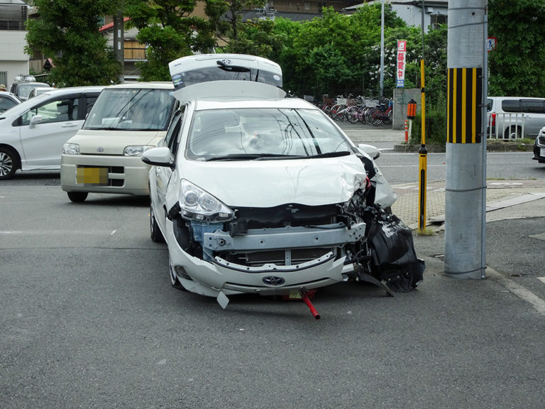 大桐2交差点で車3台が関係する追突事故が発生。一時、内環が車線規制され上新庄まで渋滞しました。 東淀川区