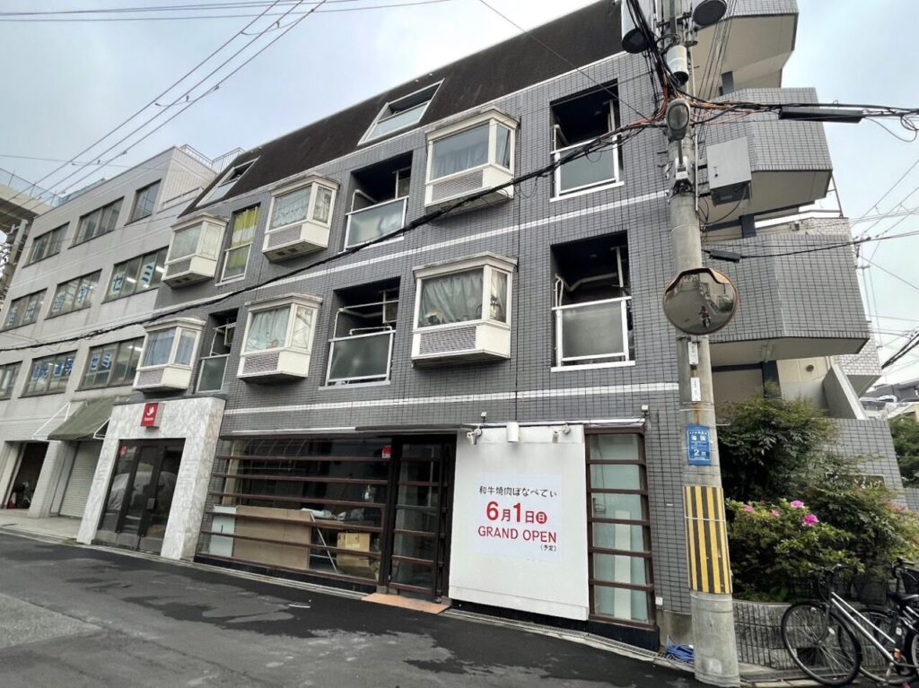 焼肉ぼなぺてぃの工事中の外観