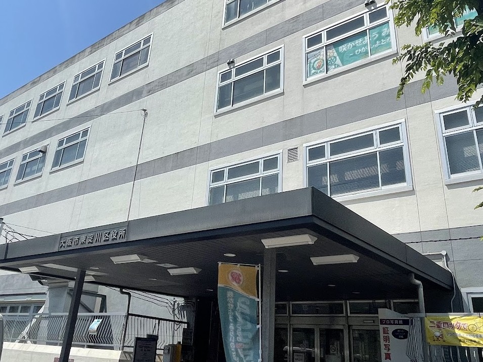 東淀川区役所の外観