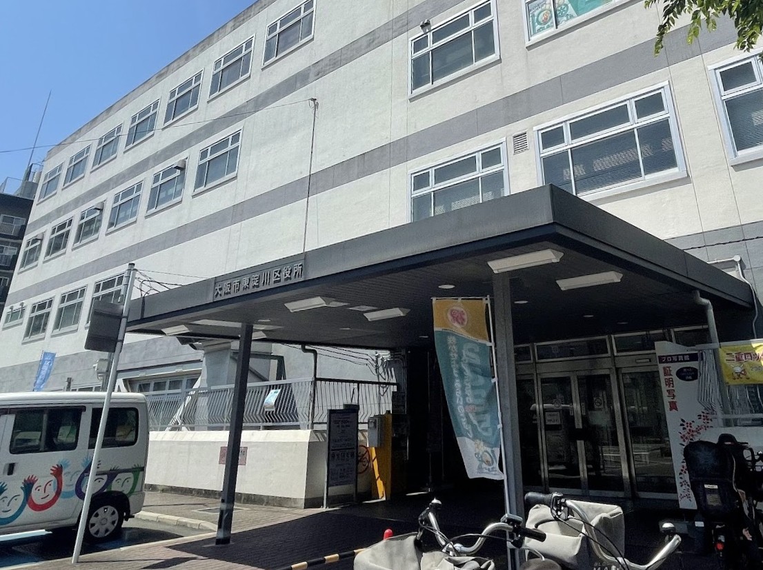 東淀川区役所の外観