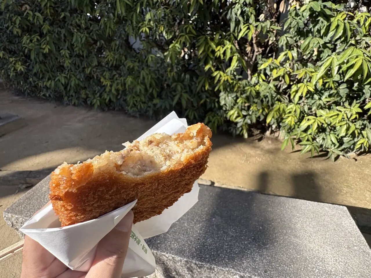 メガ盛りマンモス弁当淡路店のコロッケの断面