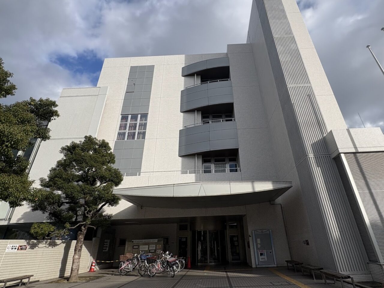 東淀川区民会館の外観（2025年12月末）