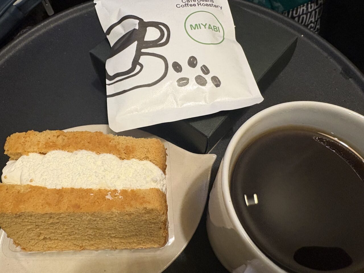 cafe Beansのコーヒーとシフォンケーキ