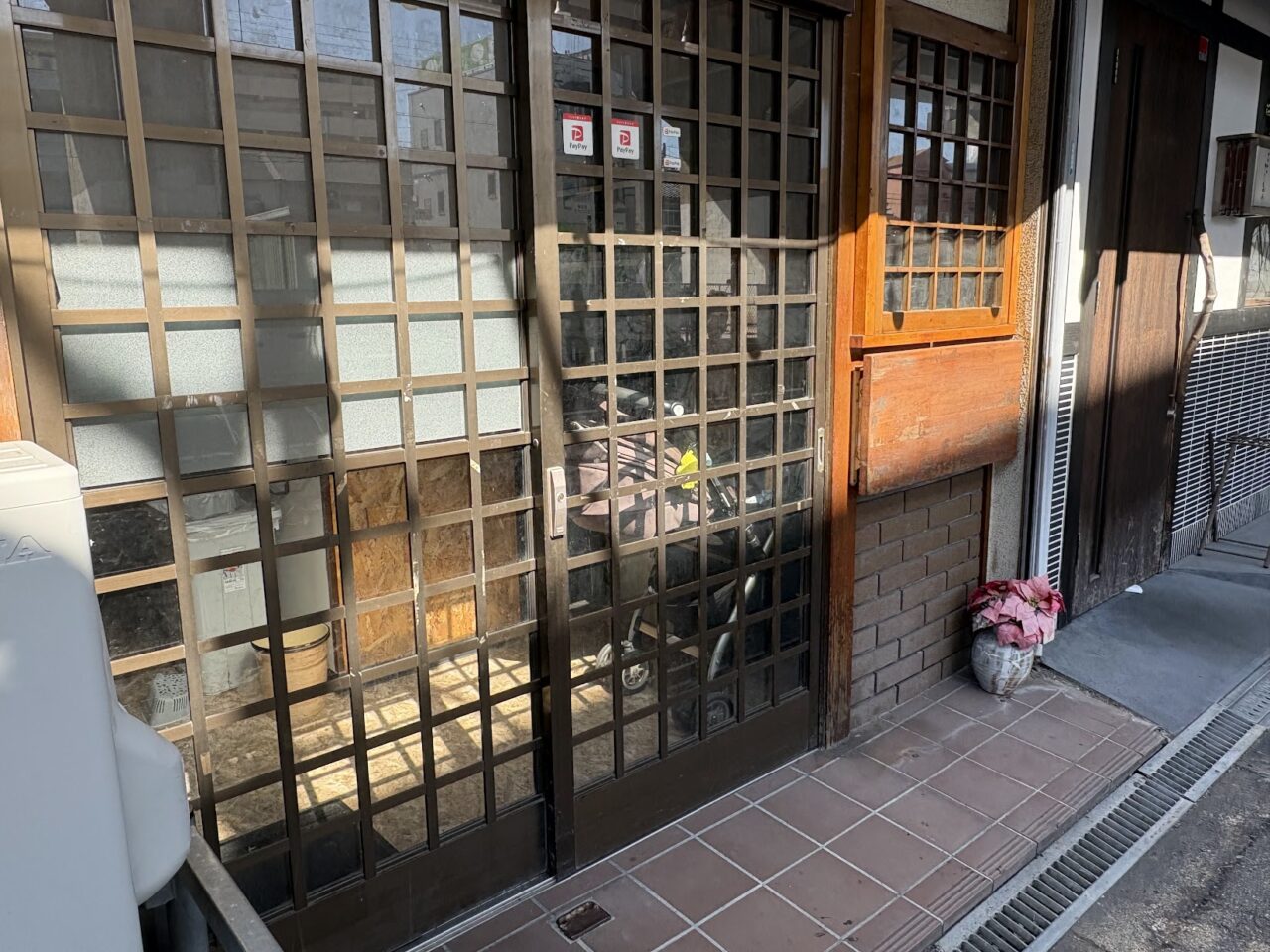 スタンド酒場ぽの入り口