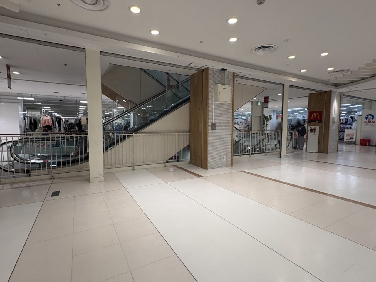 かみしんプラザの1階フロア