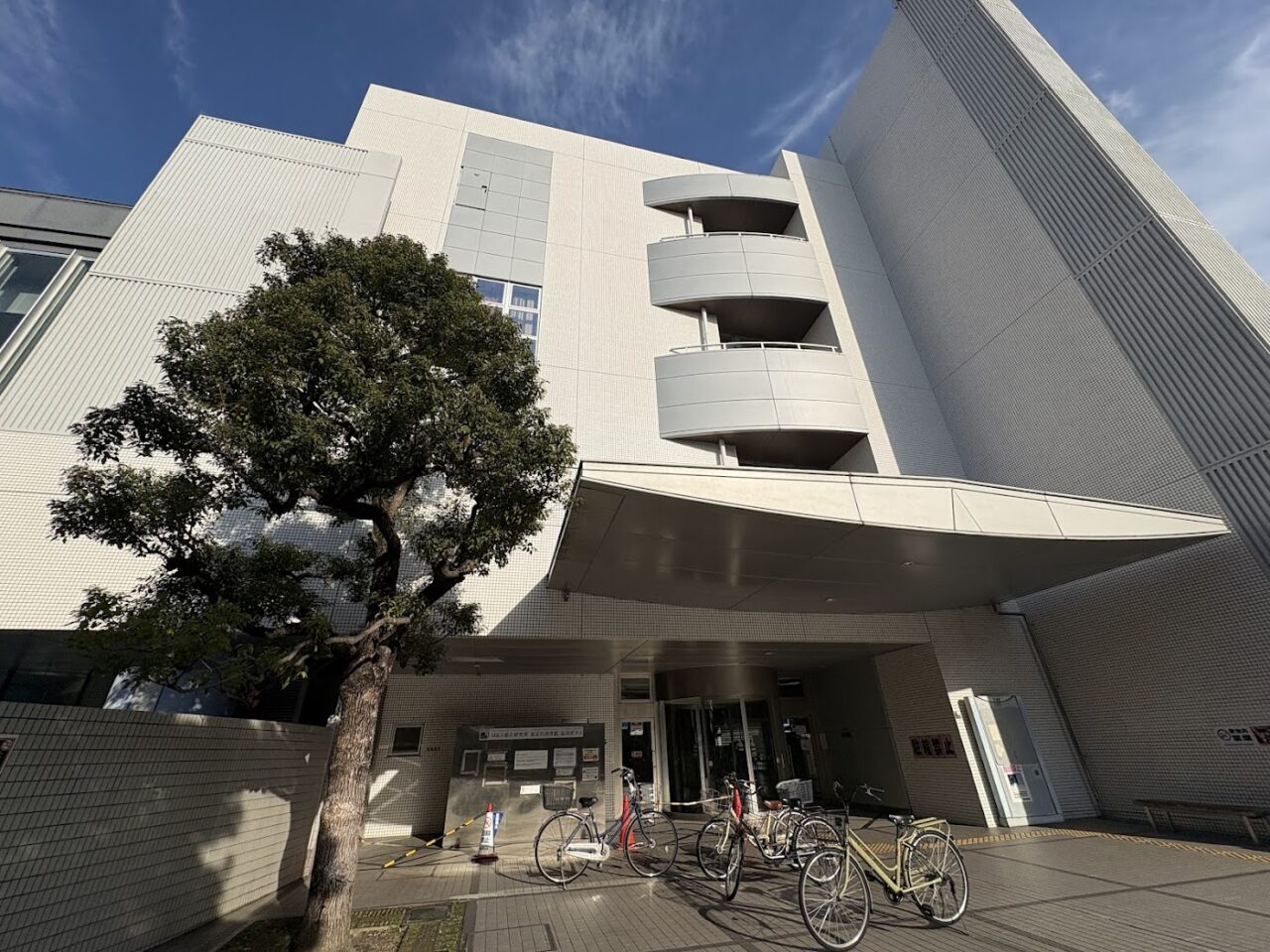 東淀川区民会館の外観