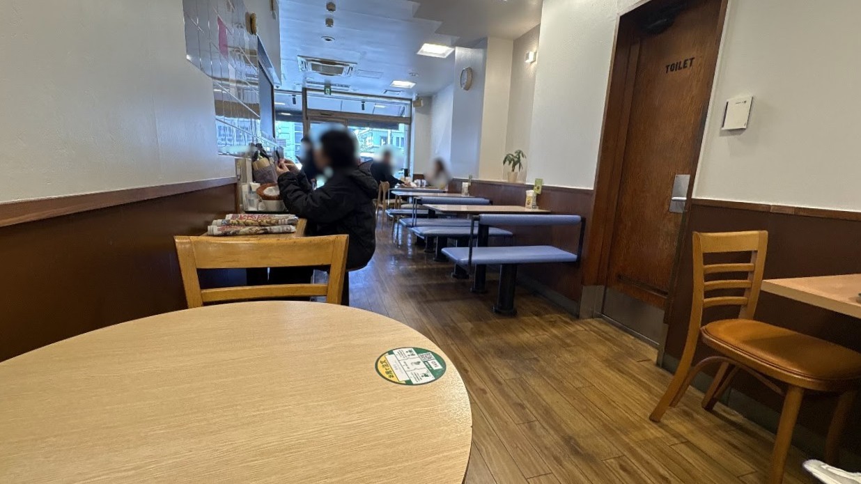 モスバーガー豊里店の内観２