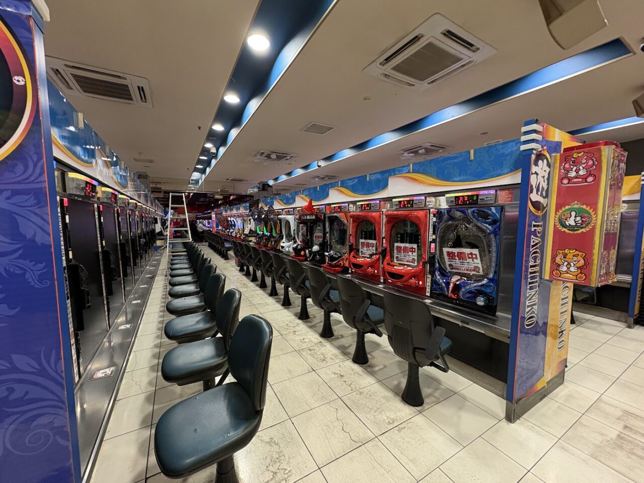 nice上新庄店の内観