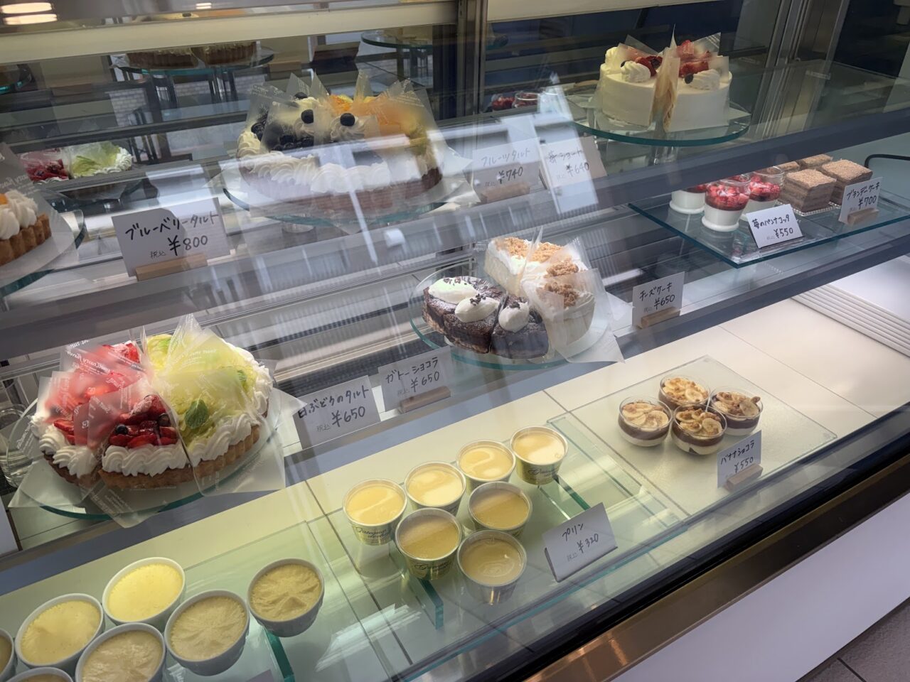 cafe savoureuxのショーケース