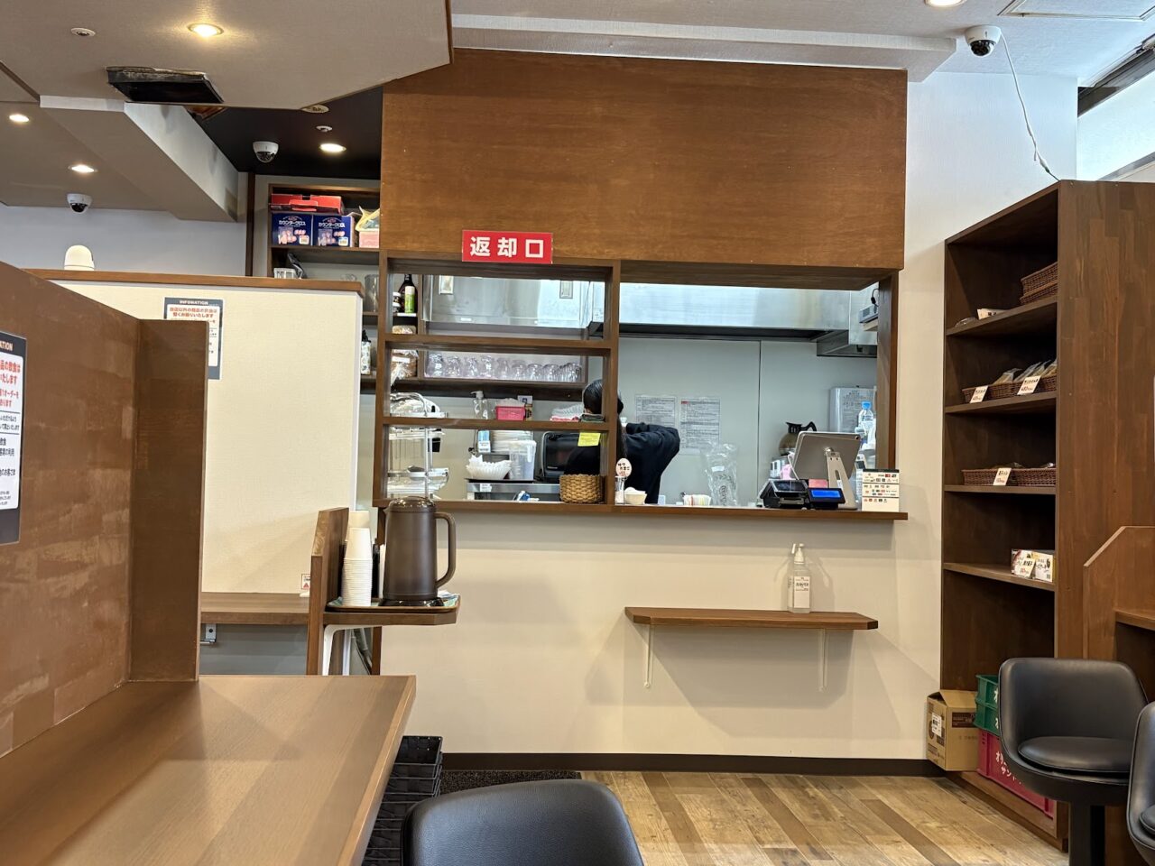 CAFE LOOPのカウンター