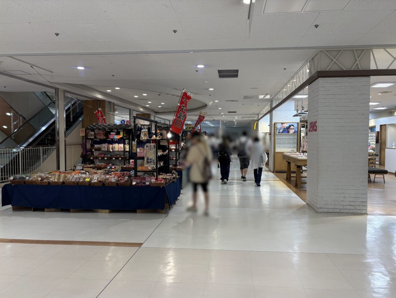 かみしんプラザの思い出横丁の様子