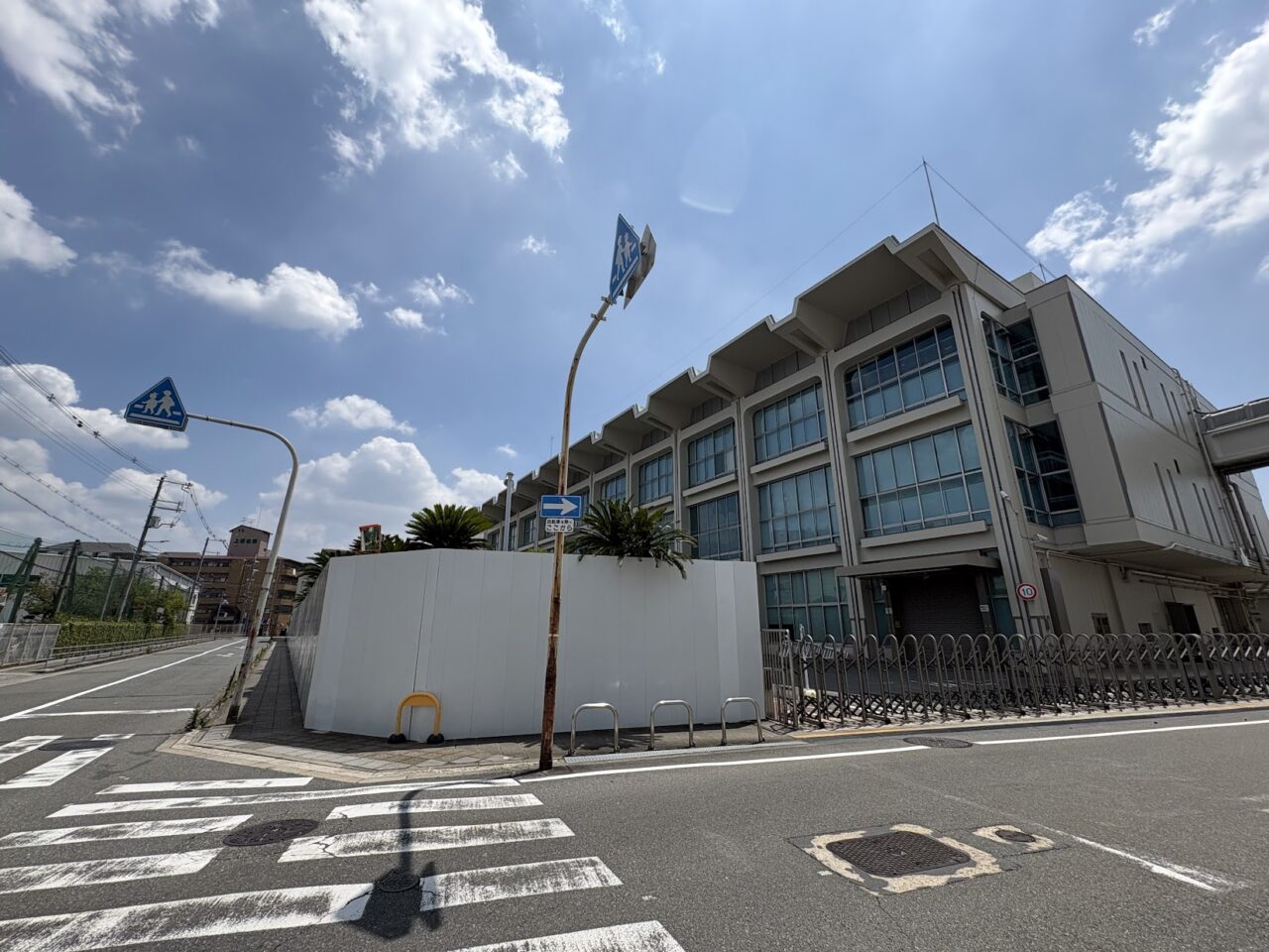 資生堂大阪工場跡の工事壁