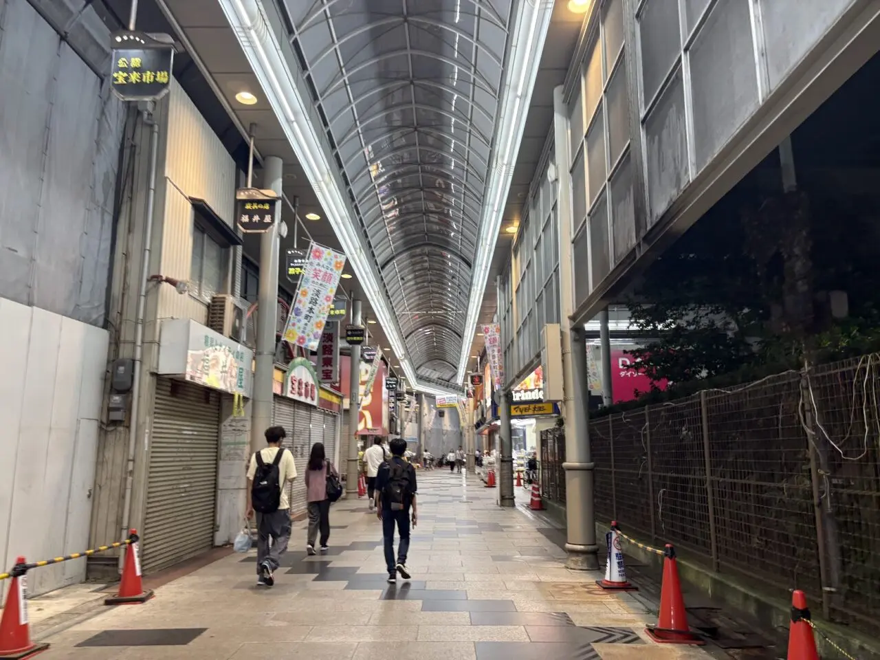 淡路本町商店街の雰囲気（2026年10月）